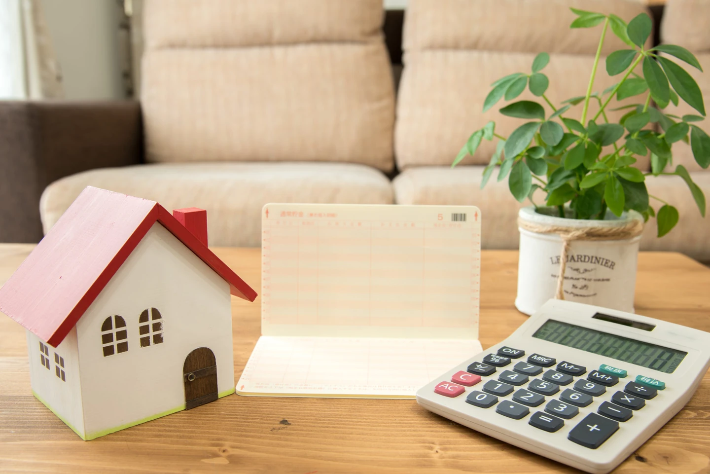 年収700万円の場合、住宅ローンはいくらまで組める？
