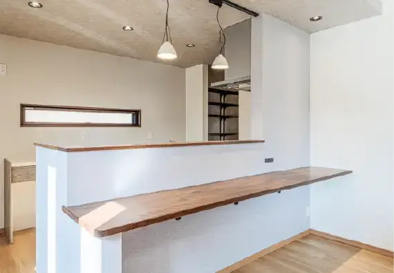 内観画像：前田モデル