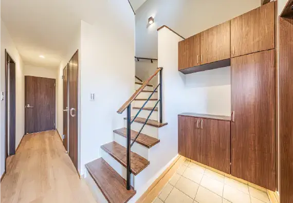 内観画像：前田モデル