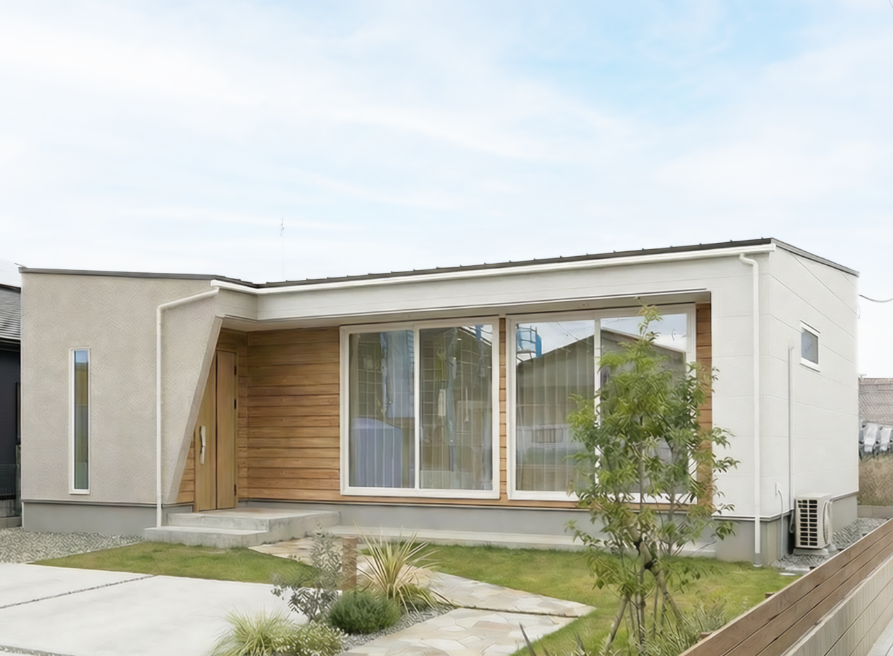 光と木に包まれる平屋